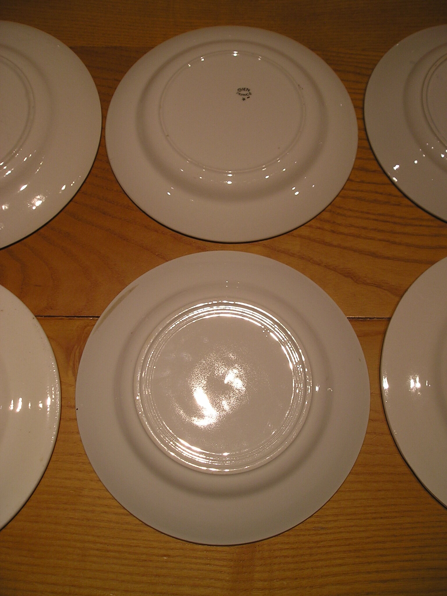 Set of 6 different flat plates