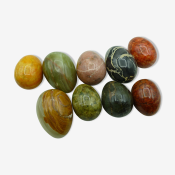 Stone decorative eggs