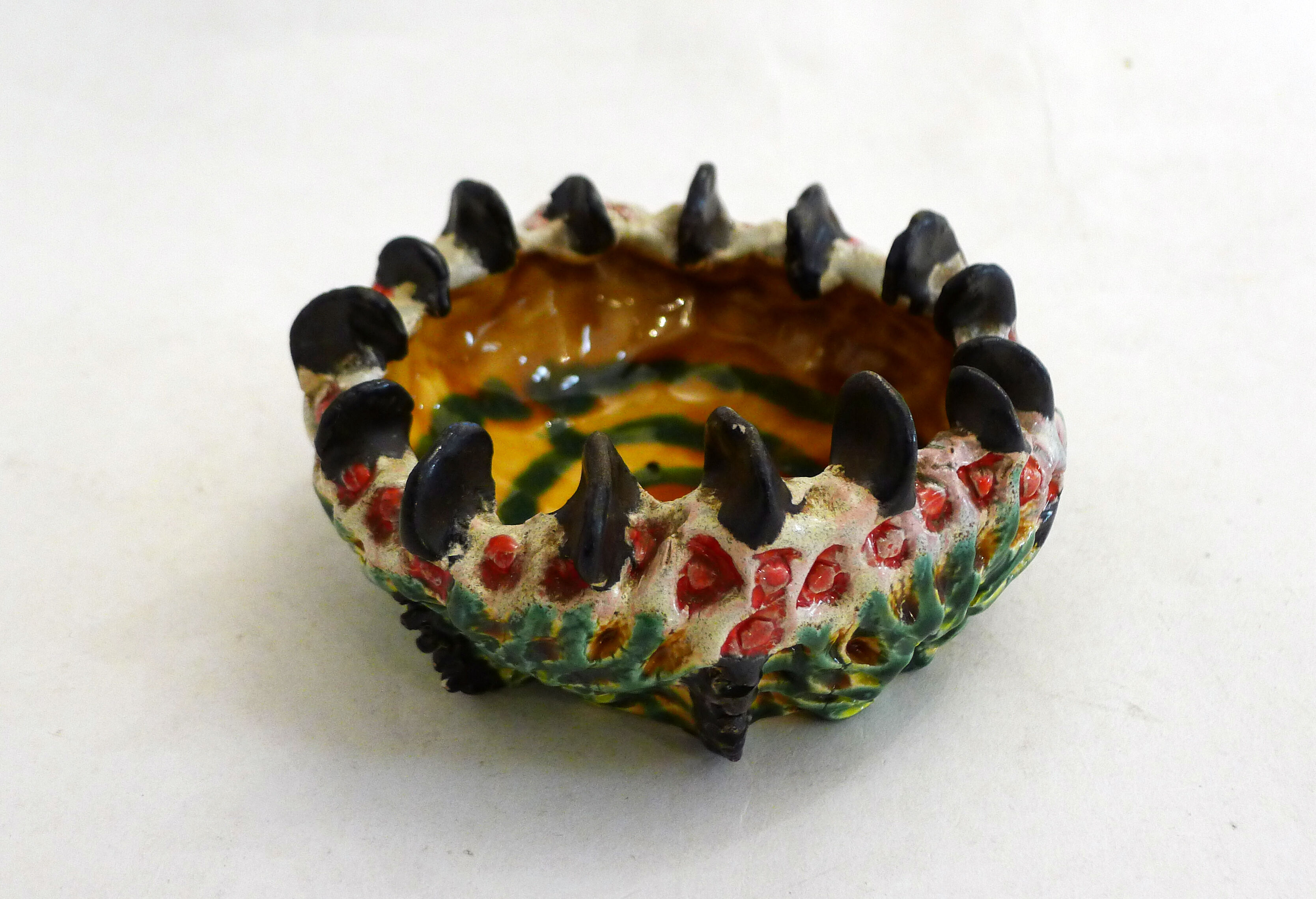 Organic barbotine ashtray and pocket tray