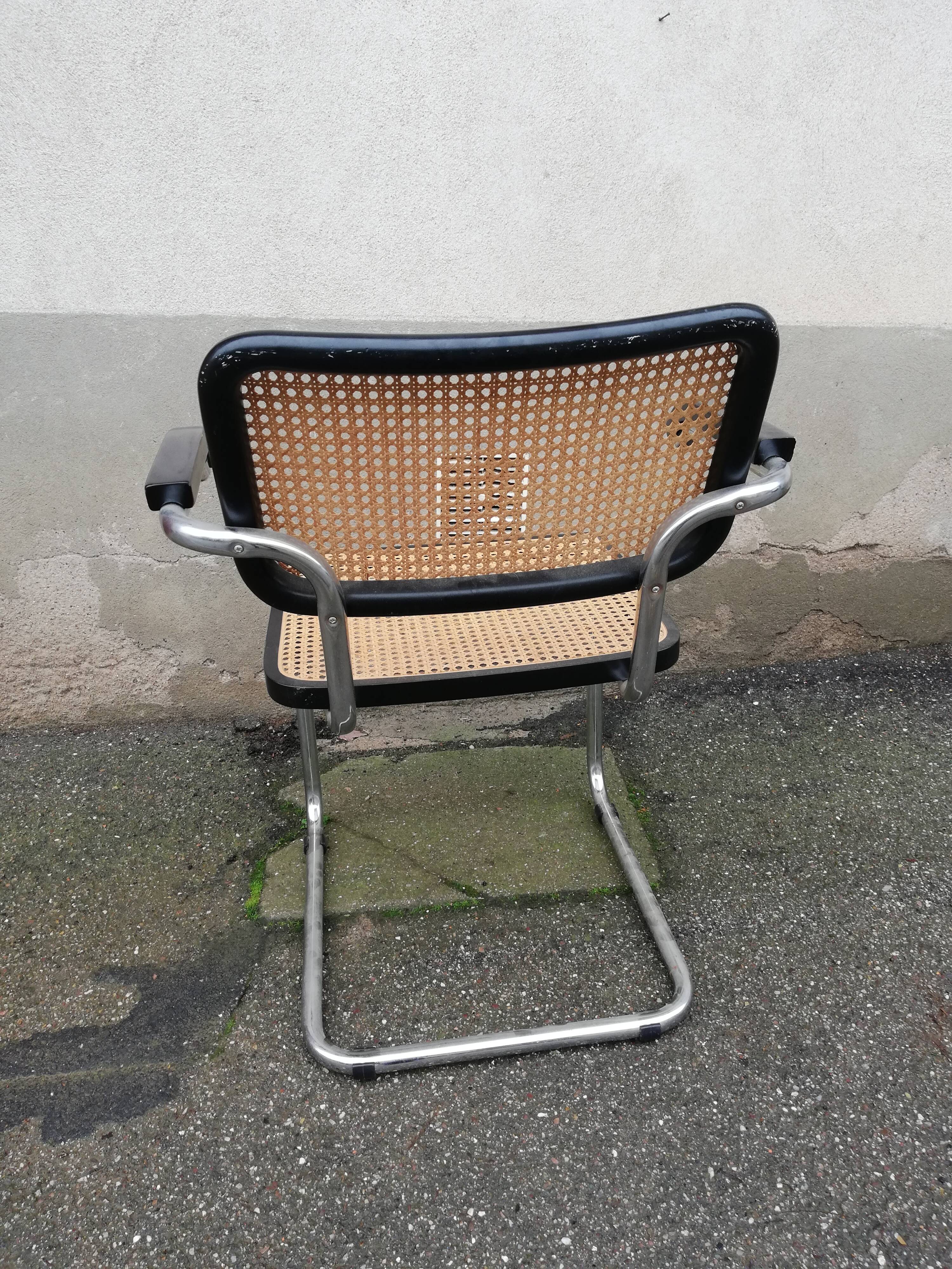 Marcel Breuer black armrest chair