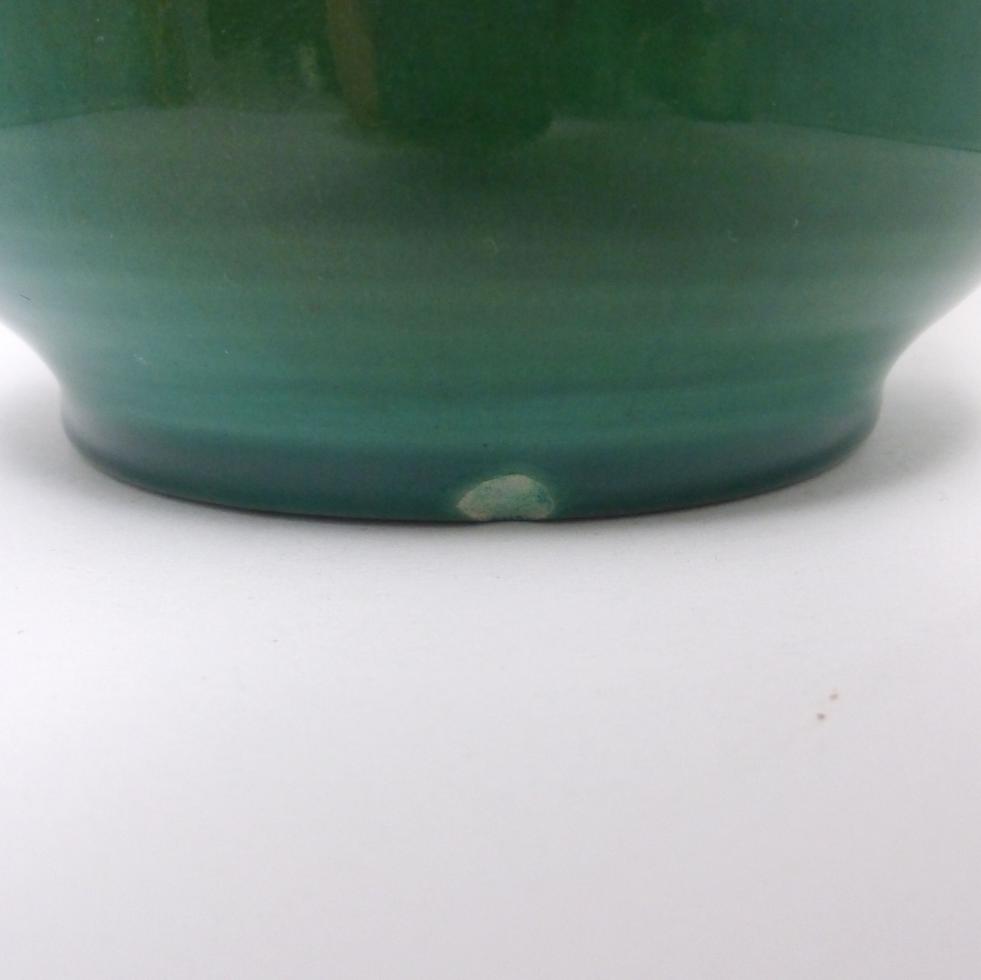 Green vase nuanced Accolay 1950-1960