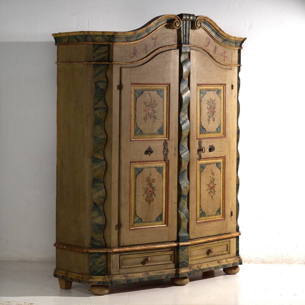 Antique baroque wardrobe painted in pine – Austro-Hungarian Empire, Year 1794