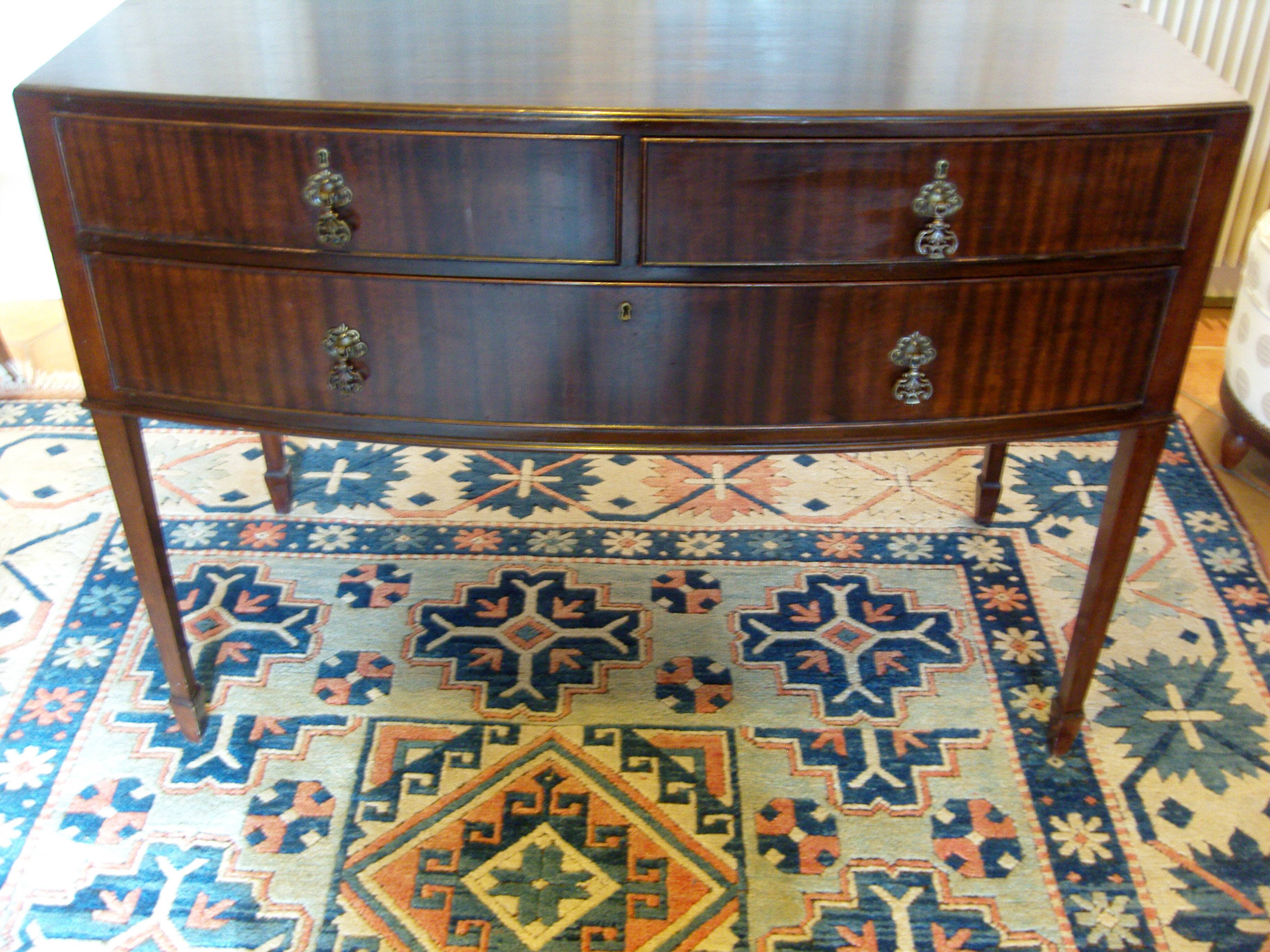 English mahogany chest of drawers