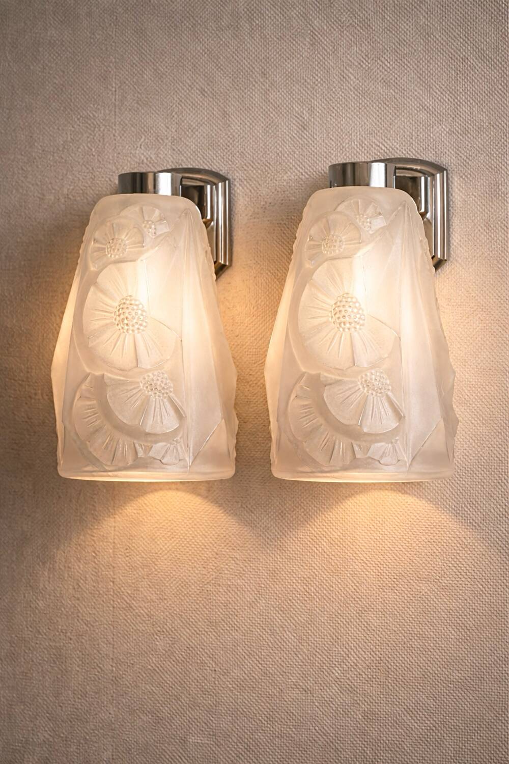 Pair of Art Deco wall sconces signed Hubens