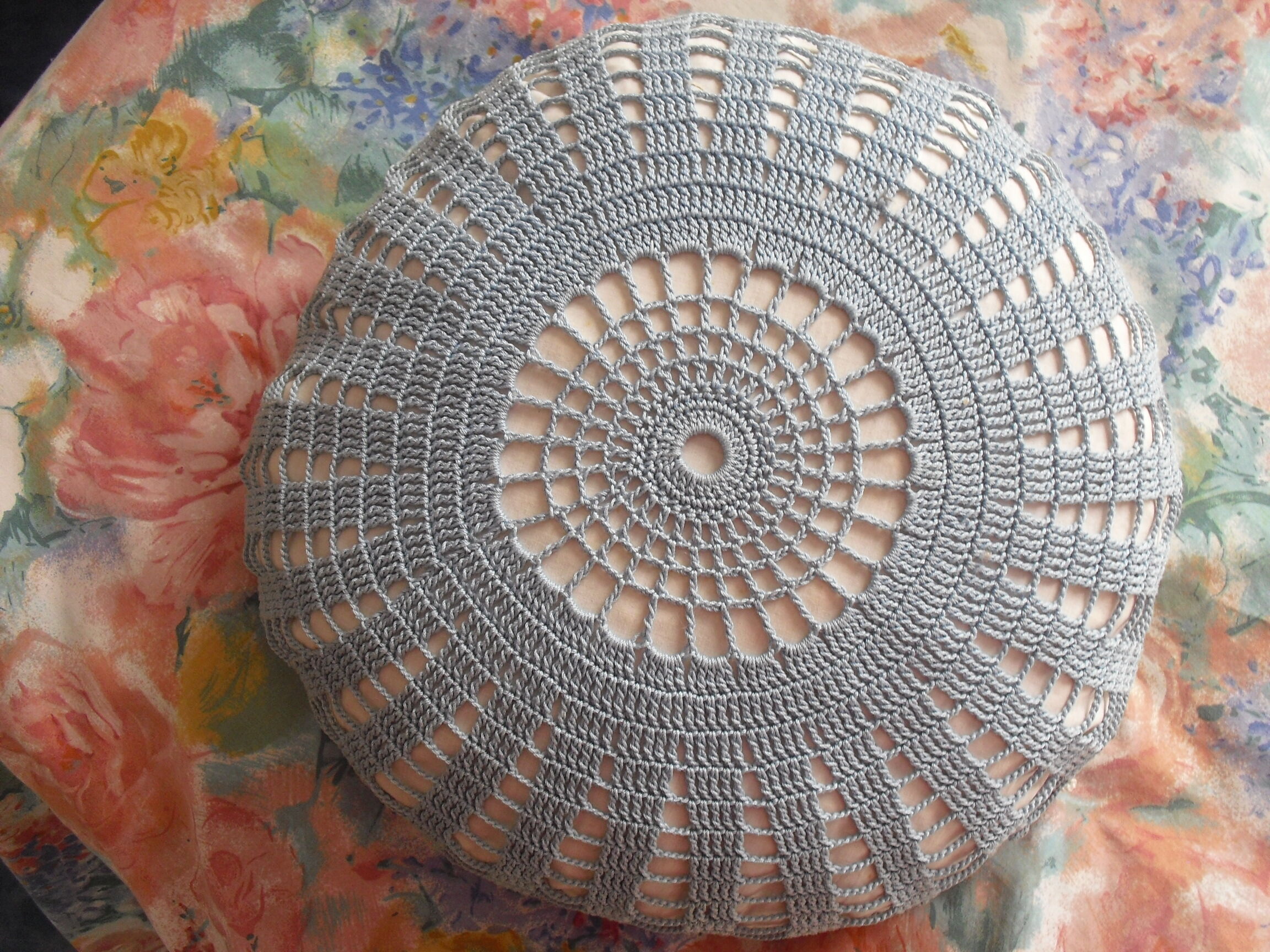 Crocheted round cushion 60s