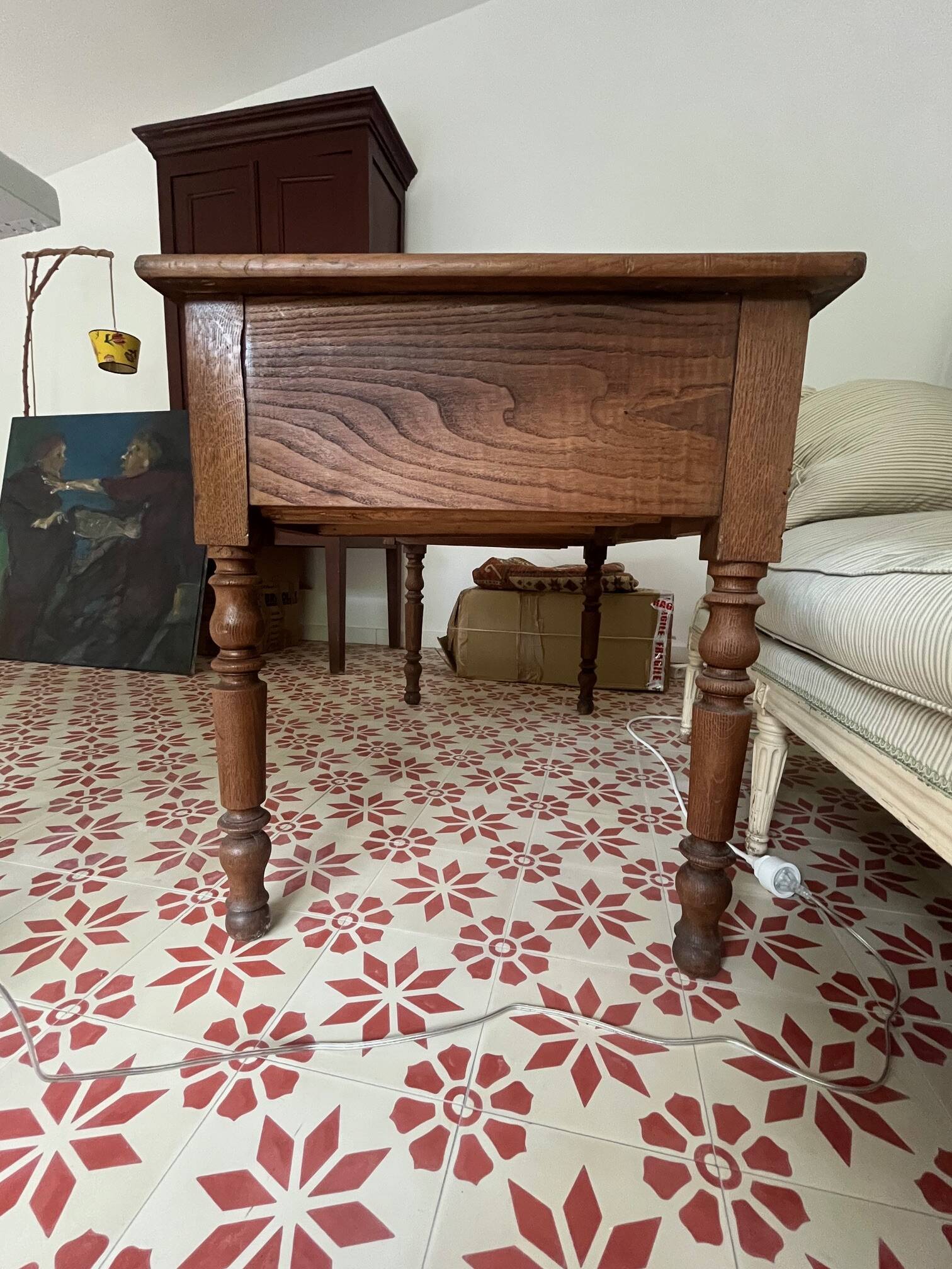 Desk with turned legs