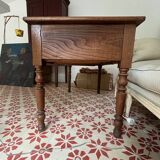Desk with turned legs