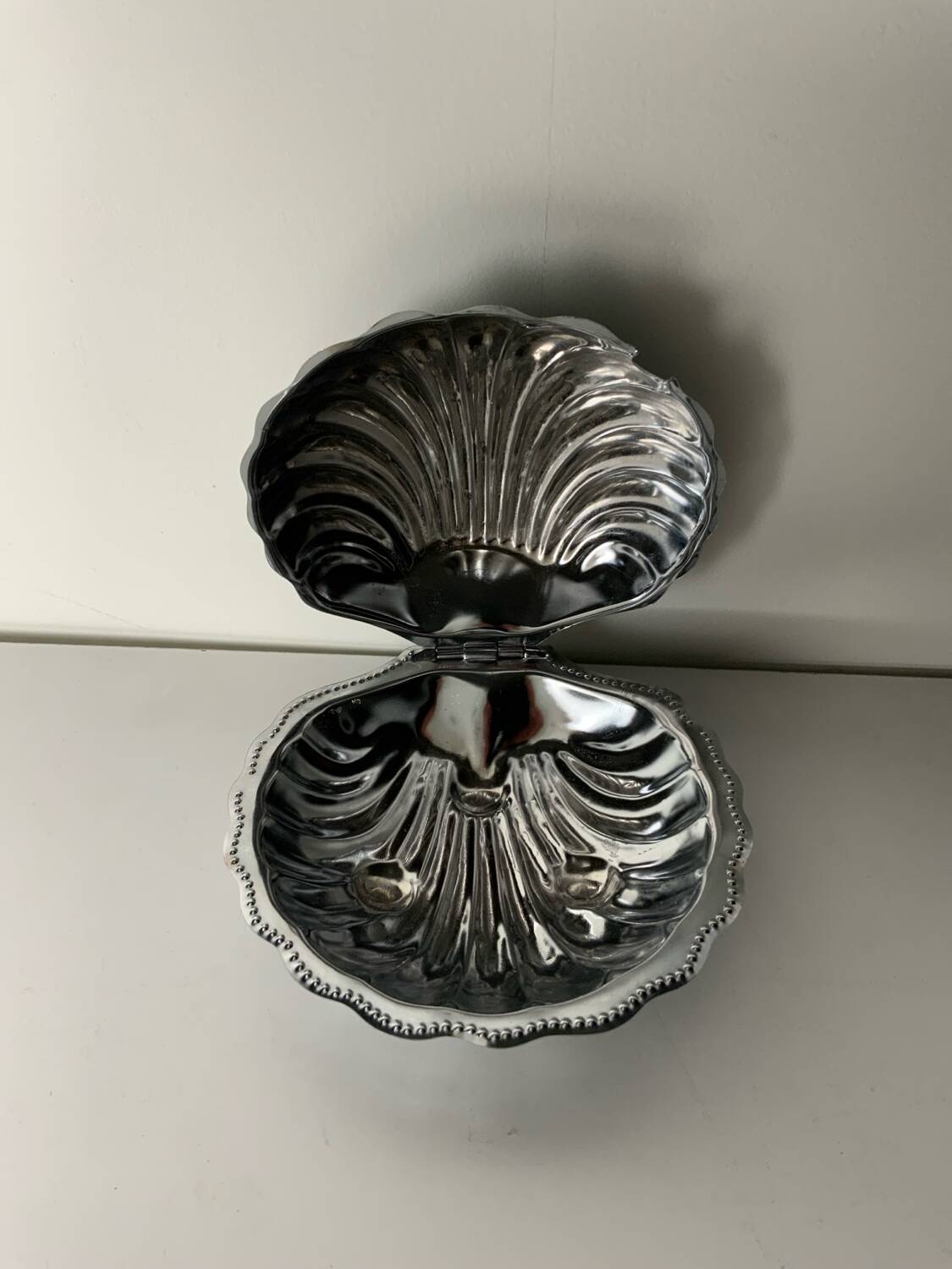 Shellfish butter dish