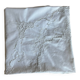 Nappe ronde en coton brodé