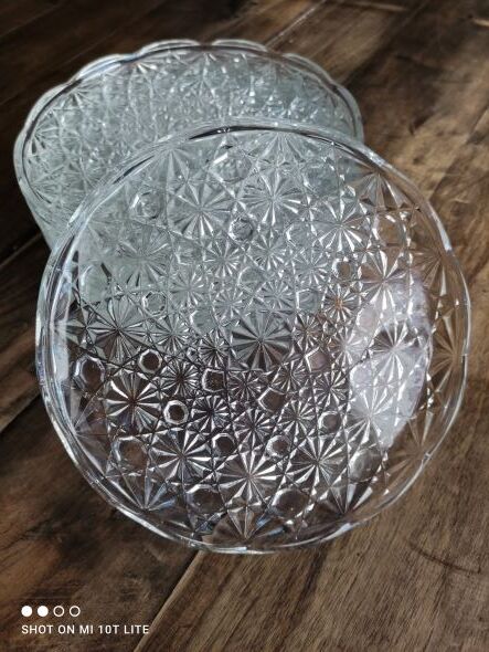 Set of 11 dessert plates in faceted glass