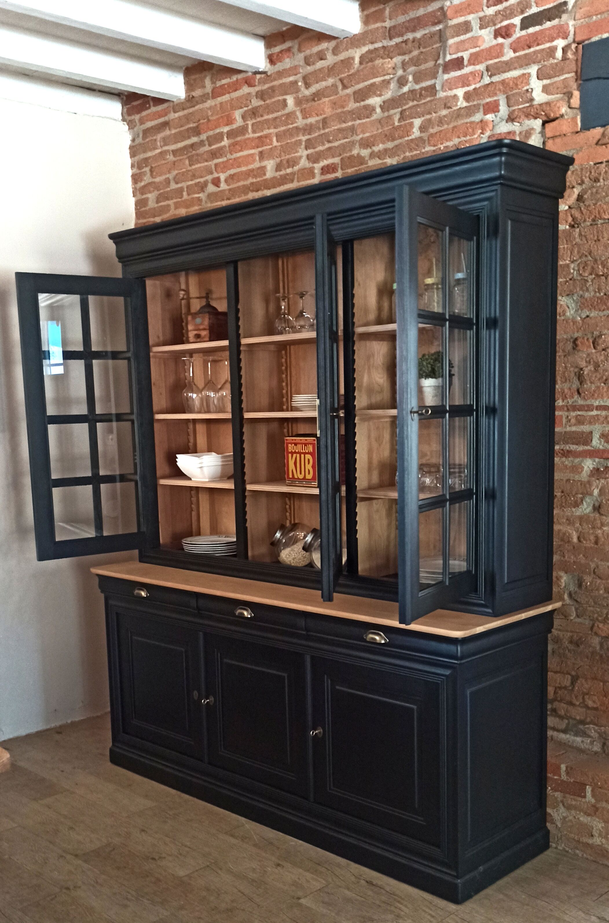Black and wood bookcase