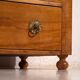 Ancienne commode Biedermeier avec ferrures en forme de fleurs (vers 1850)