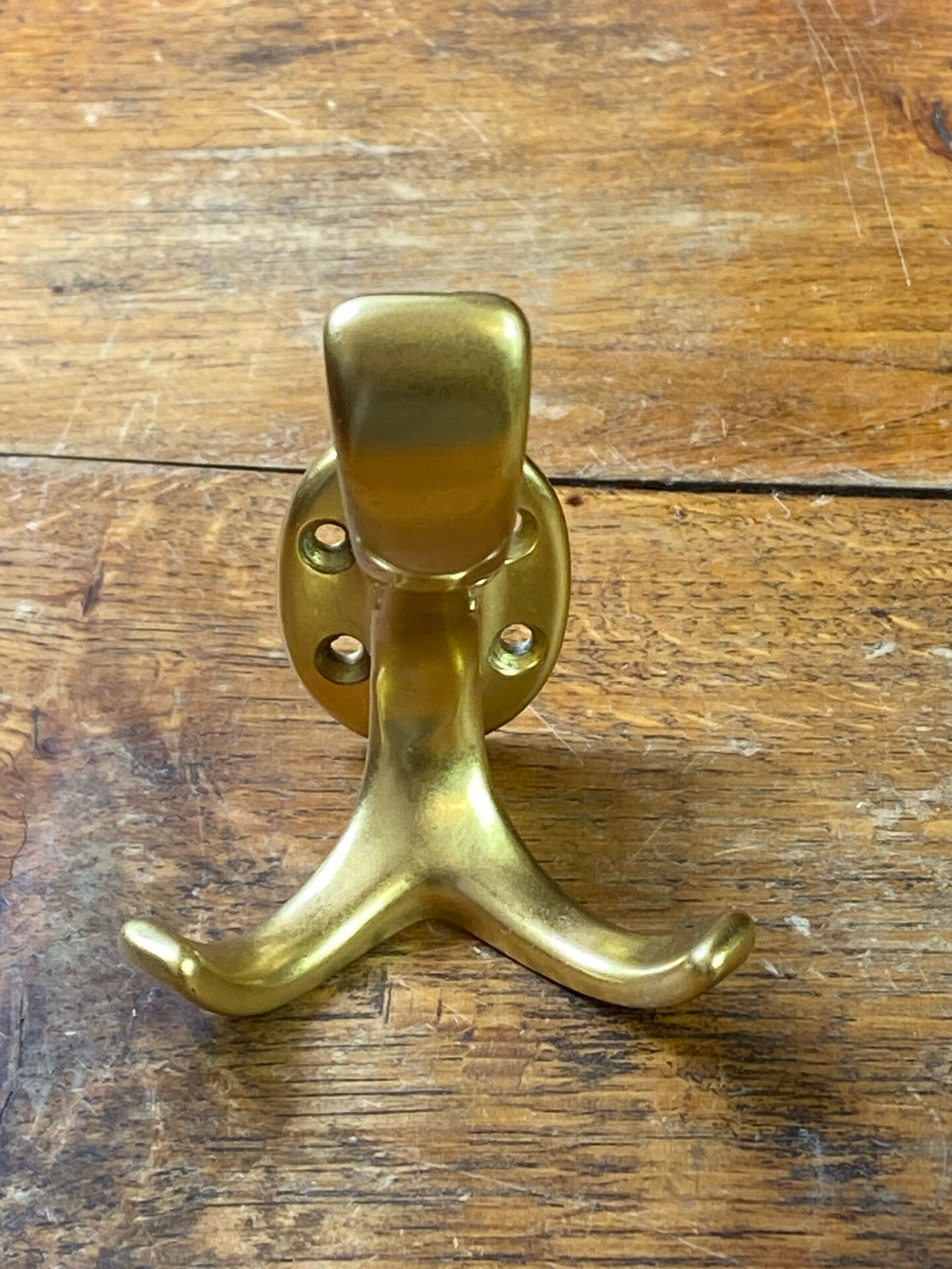 Patères en aluminium de couleur dorée