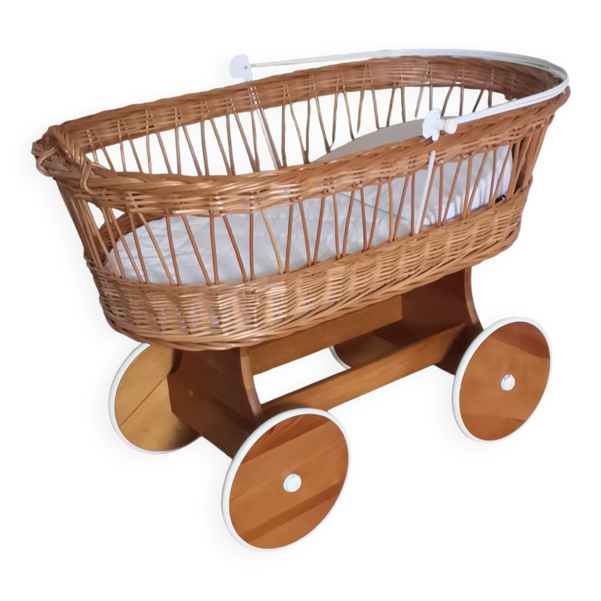 Wicker cradle