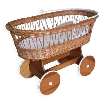 Wicker cradle