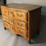 Commode lyonnaise en noyer blond Louis XV