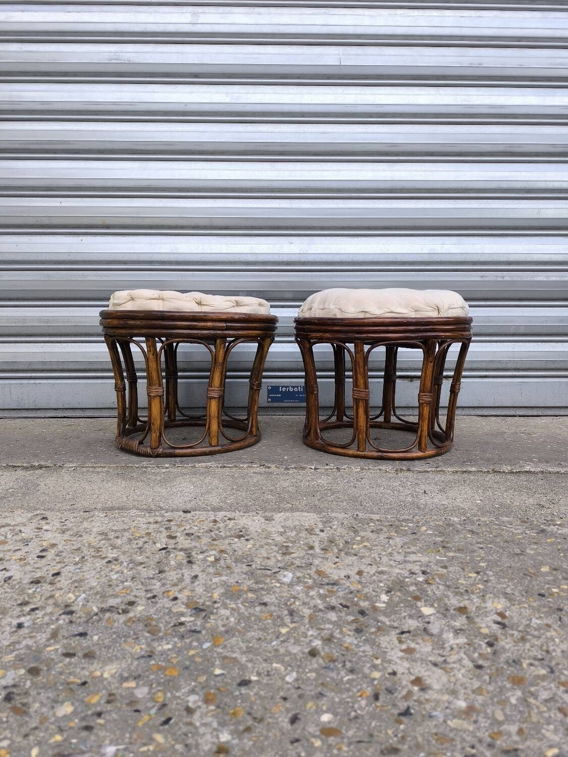 Paire de tabourets en rotin