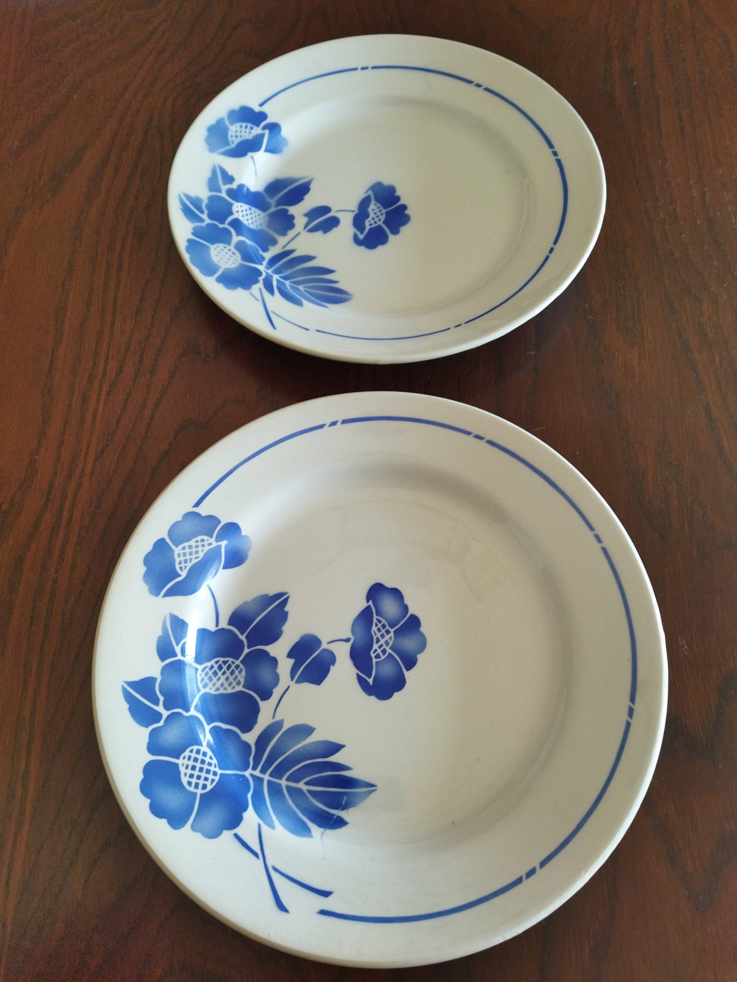 8 French earthenware dinner plates (Gien Sarreguemines Digoin Moulin des Loups Orchies)