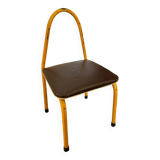 Ancienne chaise pour enfant