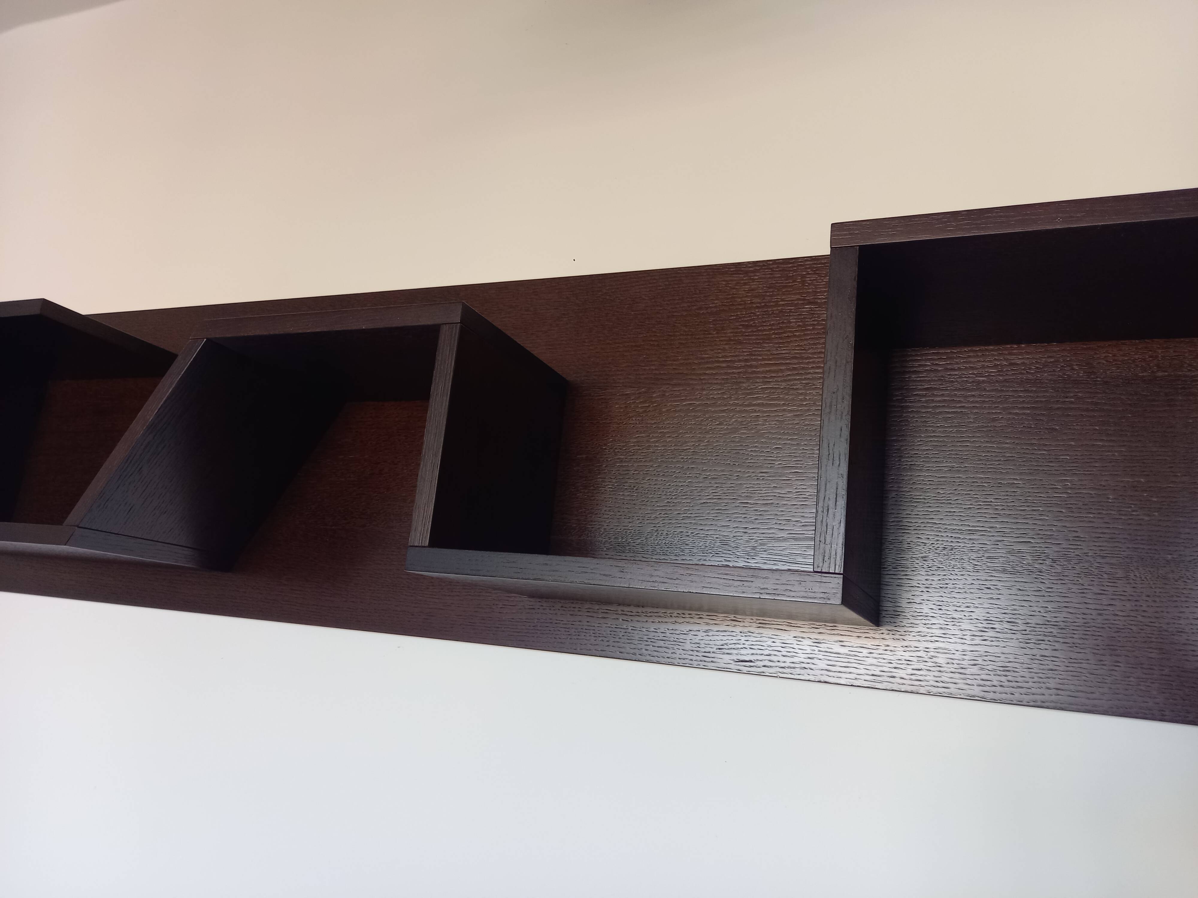 Wall shelf