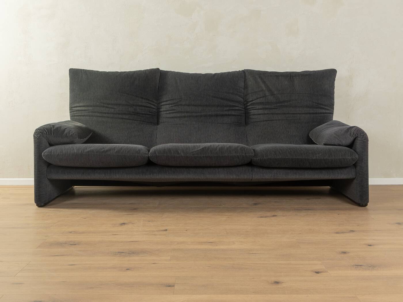 "675 MARALUNGA" sofa, Vico Magistretti, Cassina