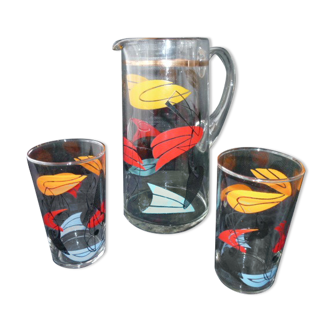 Water jug, decanter and its 2 glasses matching Vintage cups.  60s