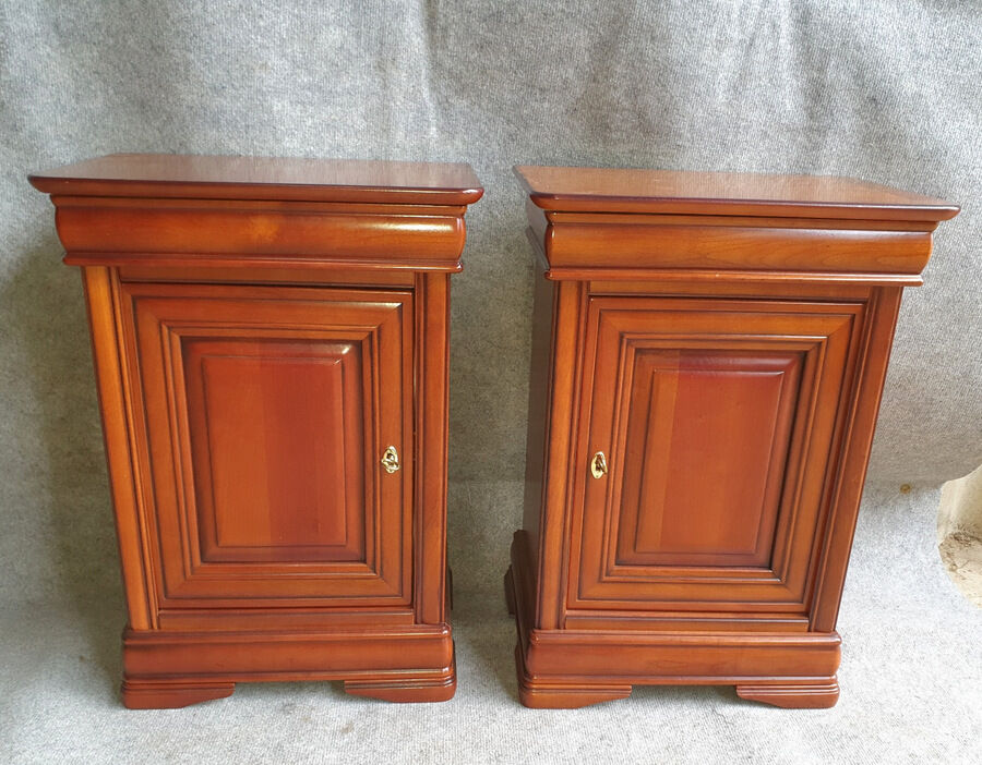 2 bedside caramel patina