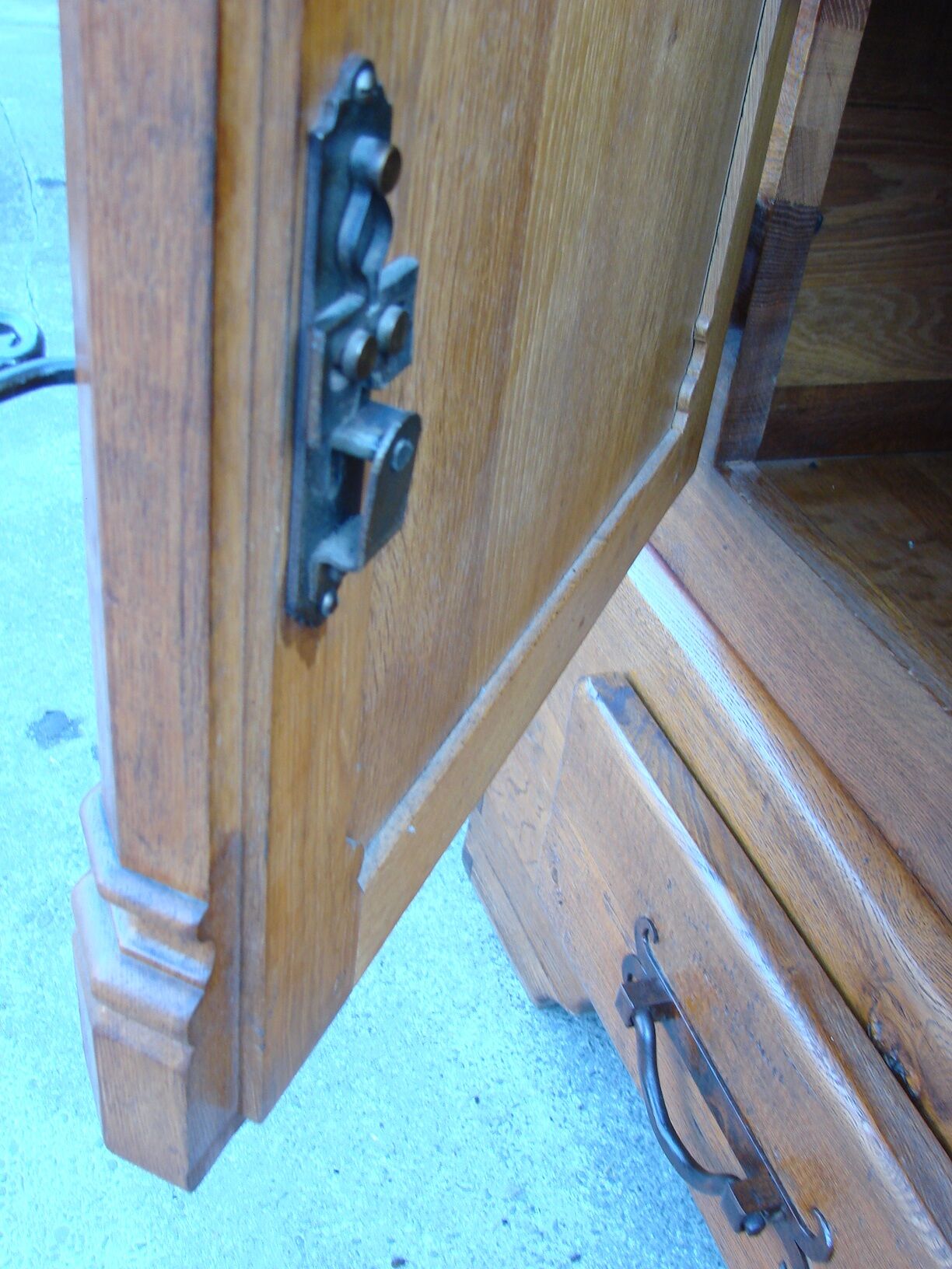 Oak chest of drawers, 50s