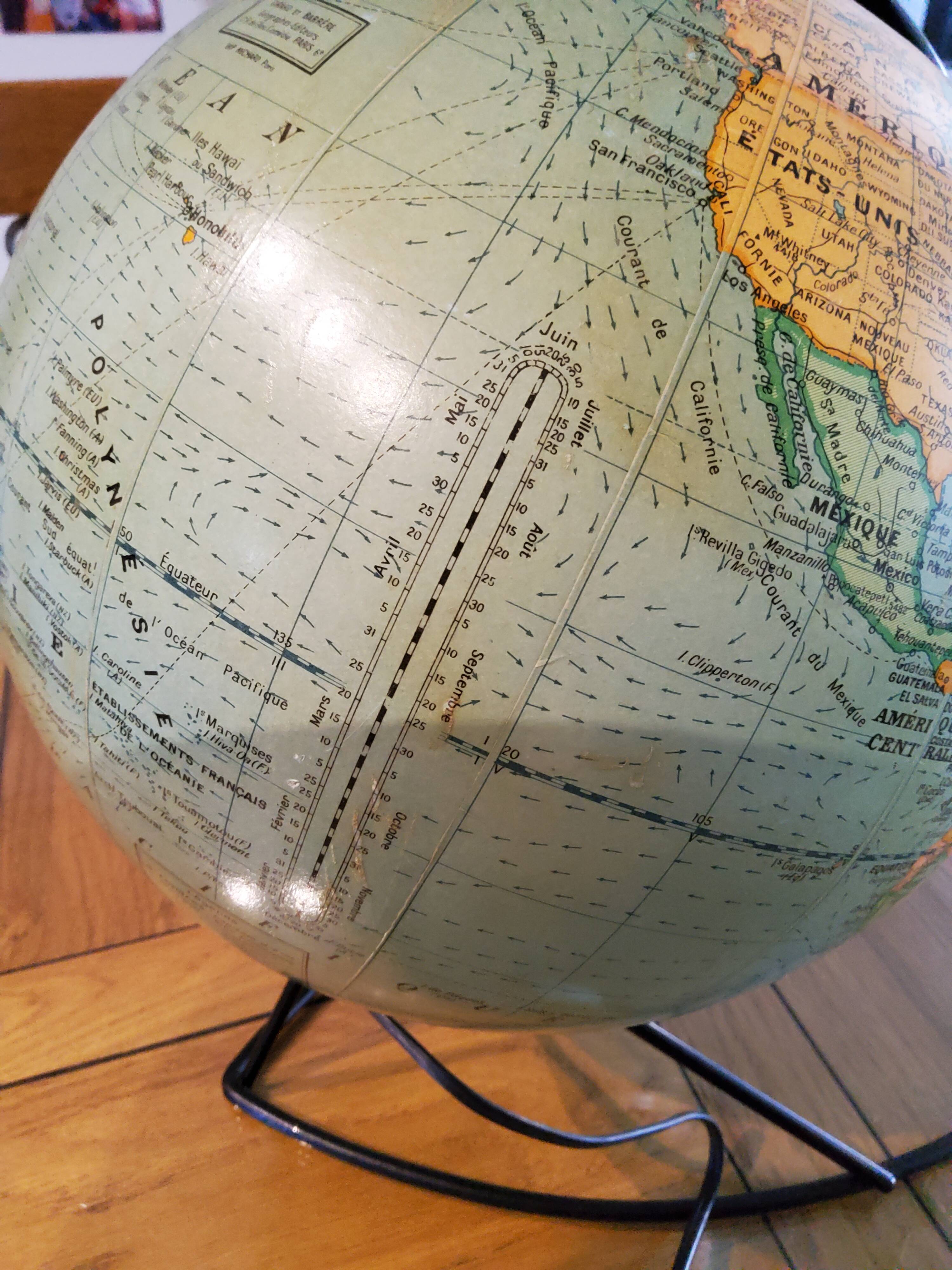 Luminous globe Girard and Barrère