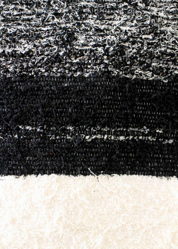 Handwoven recycled cotton rug - 120 x 170 cm