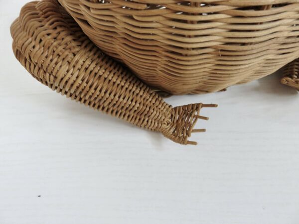 Porte revues, design d'Olivier Cajan, en rotin osier, Années 75