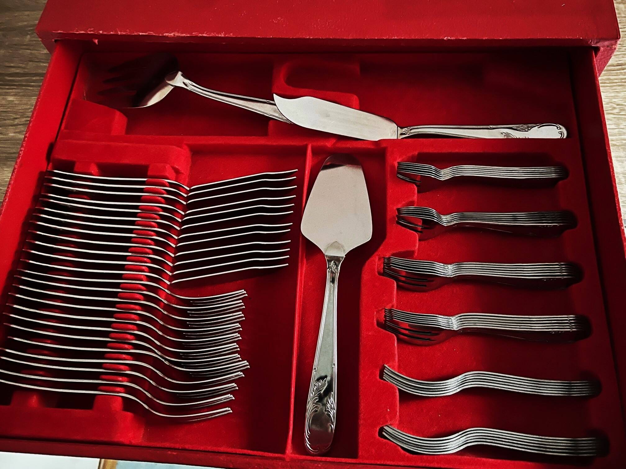 Complete 124-piece 2-drawer cutlery set Ascinox