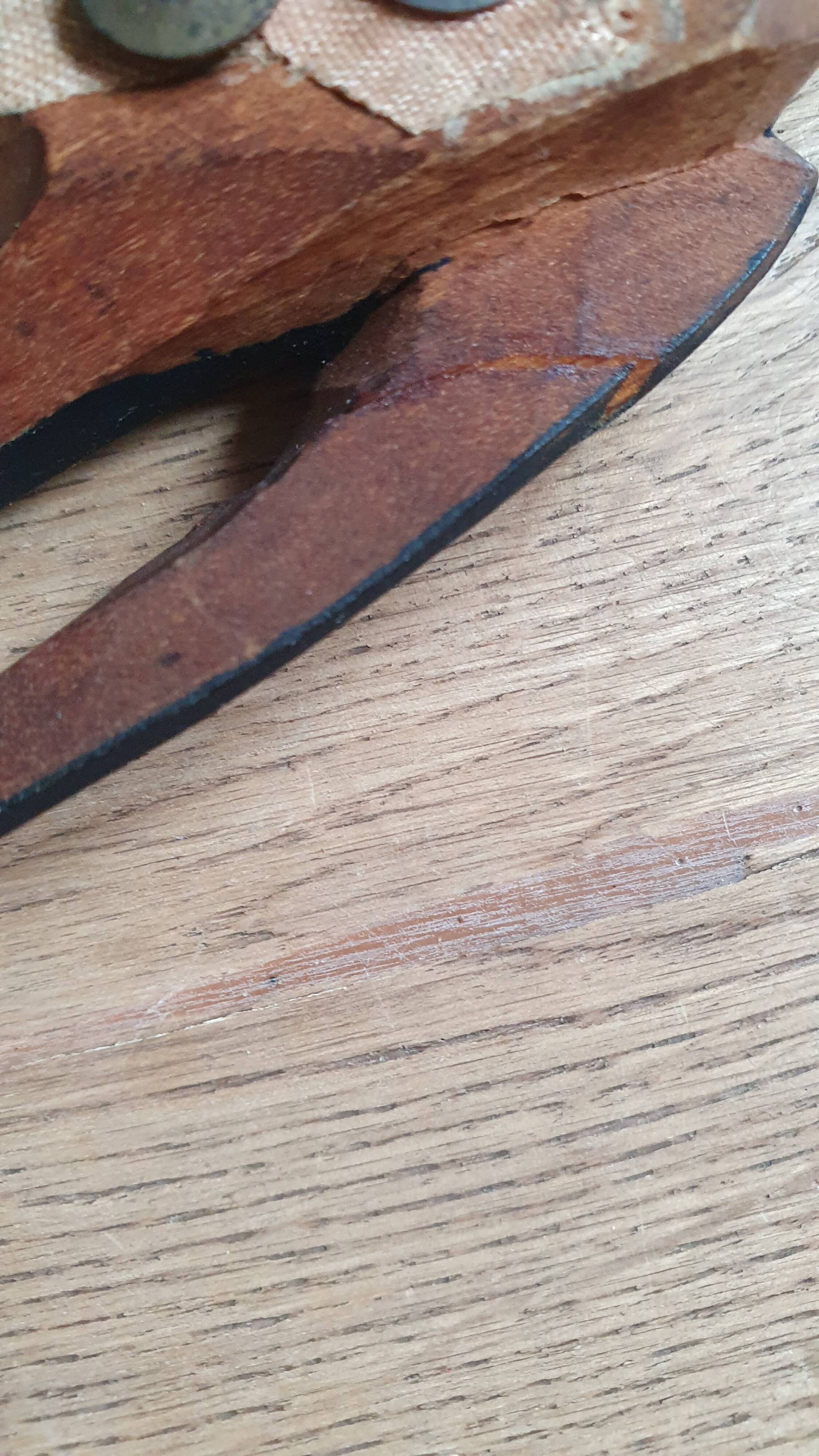 Paire d'hirondelles en bois vintage