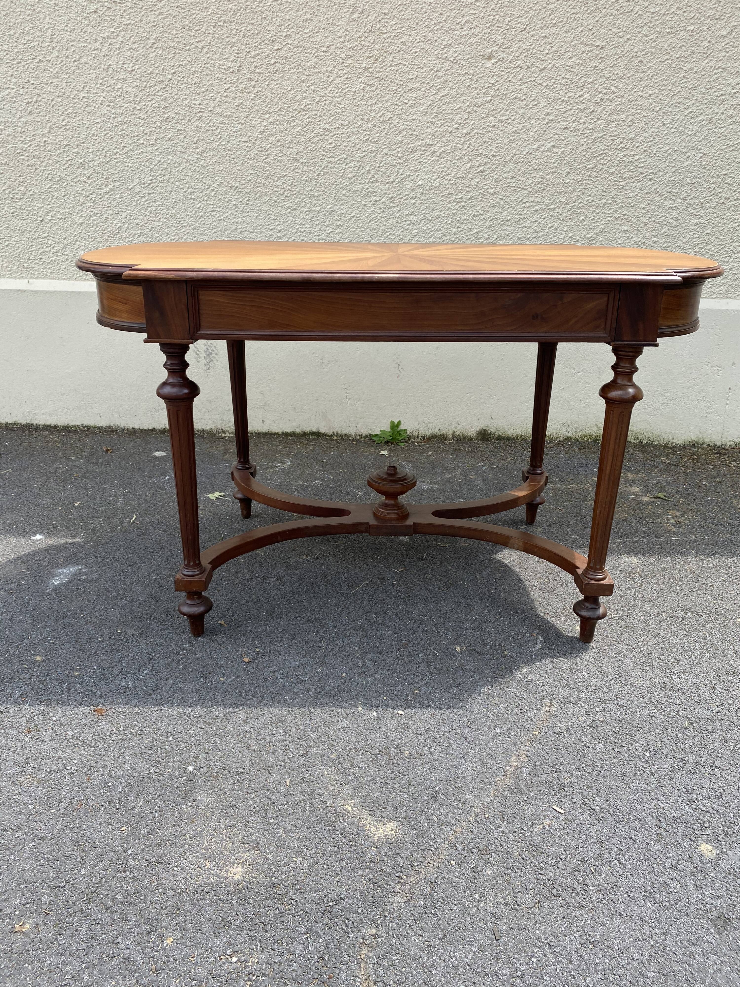 Middle table office 1900