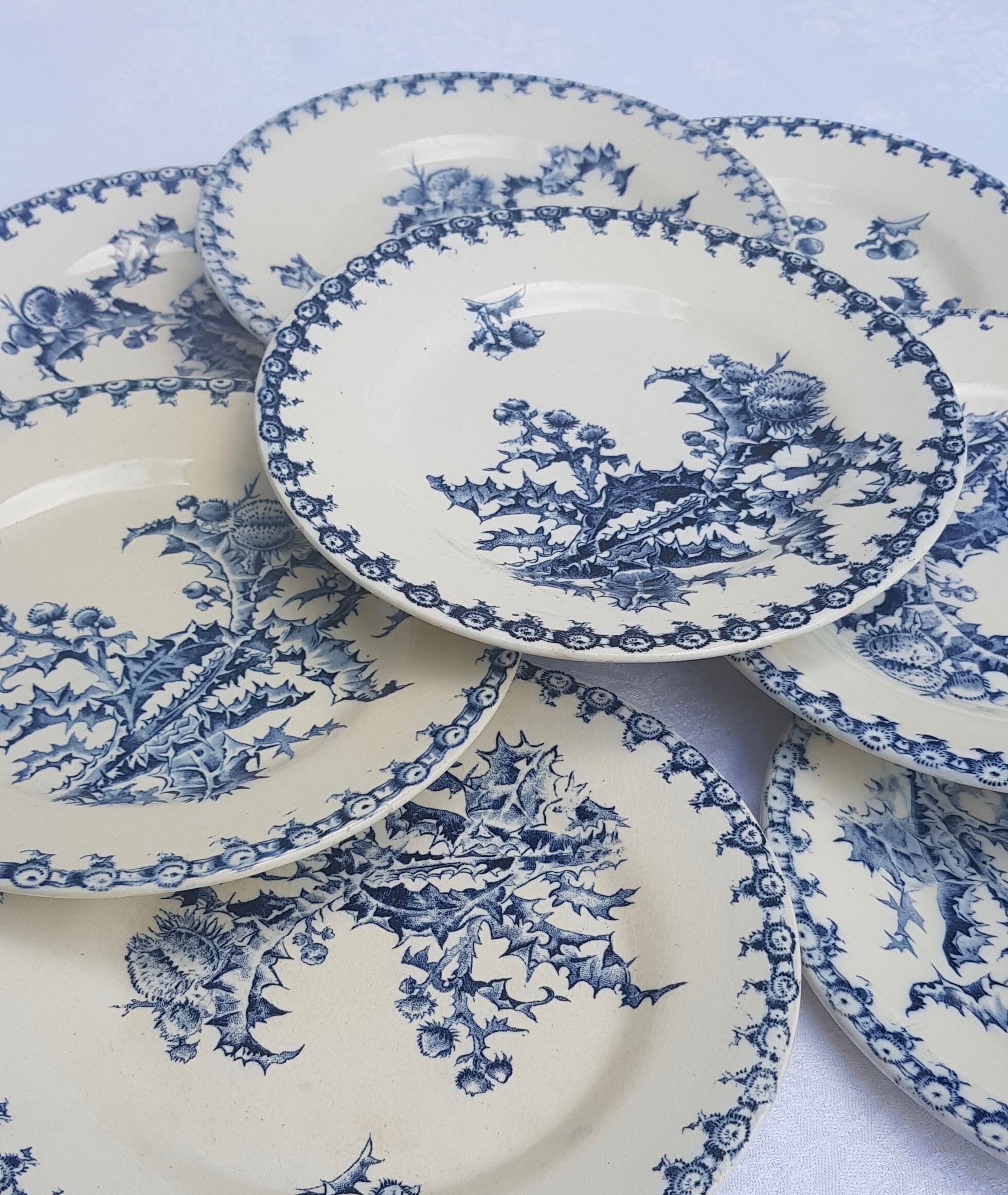Ensemble de 8 assiettes à dessert Gien modèle Chardons