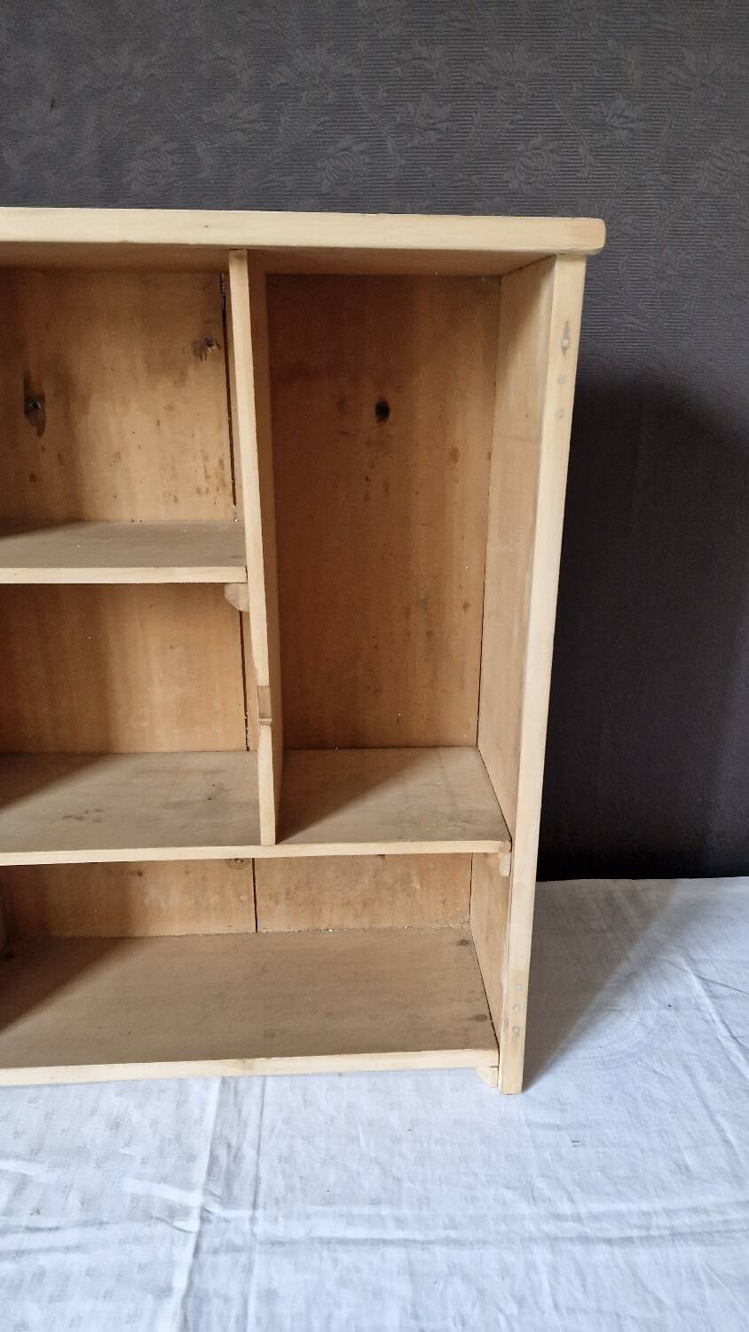 Small locker cabinet