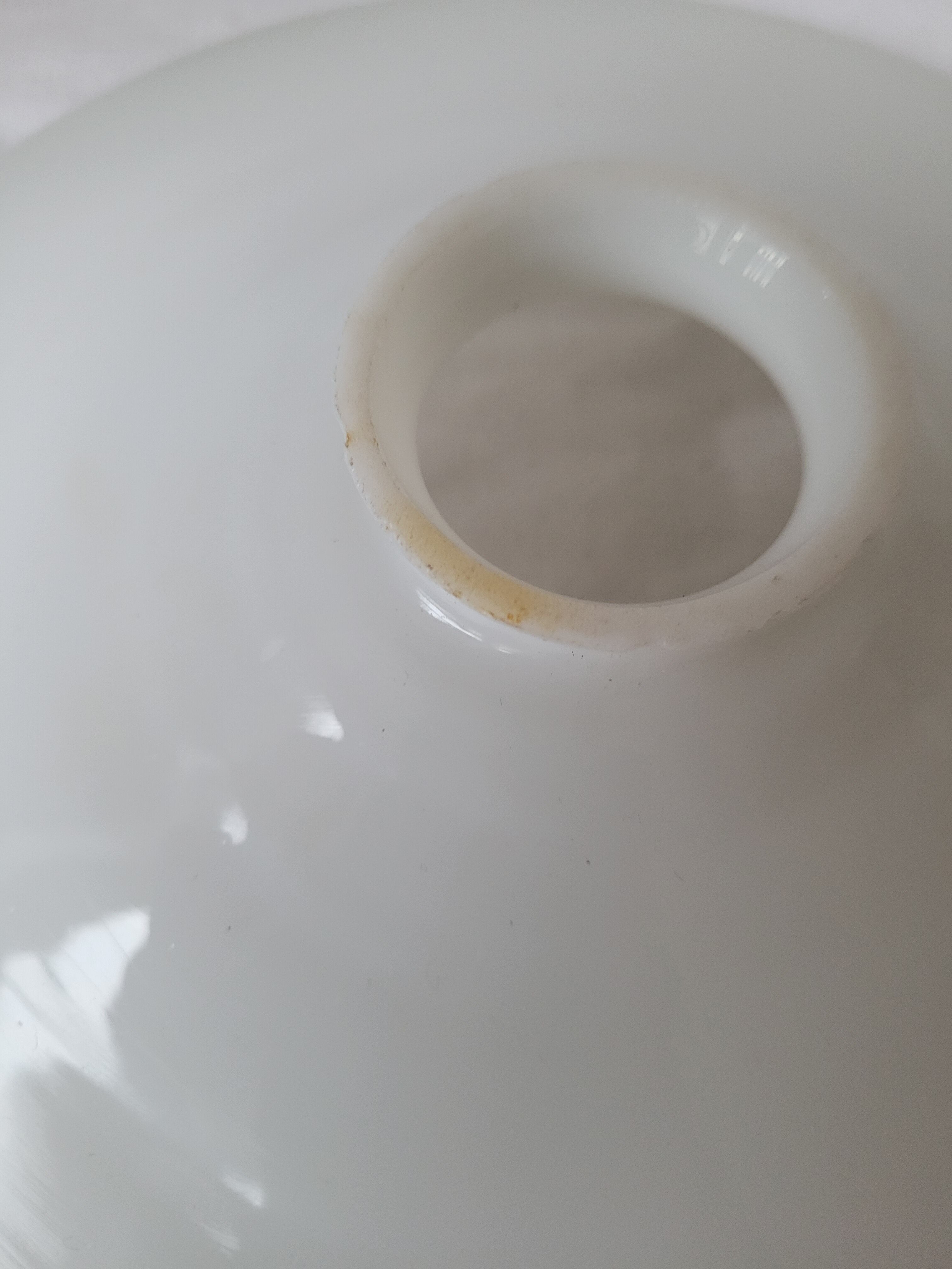 White opaline suspension