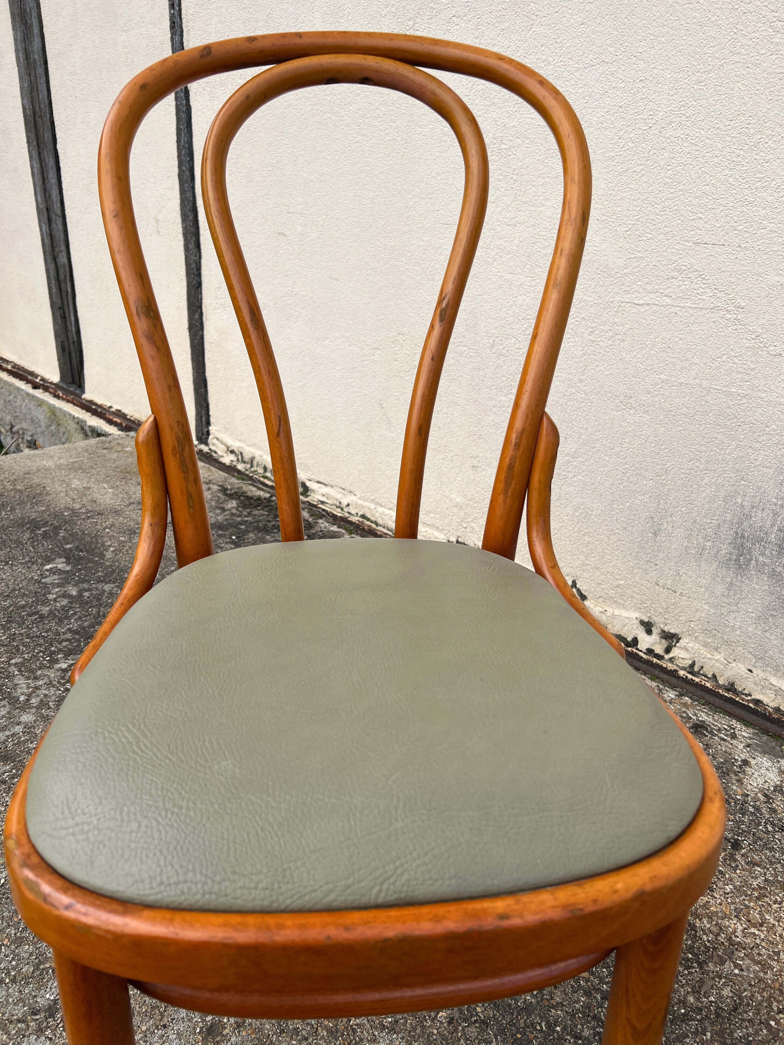Lot de 14 chaises bistrot