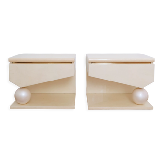 Pair of pearlescent bedside tables 70's