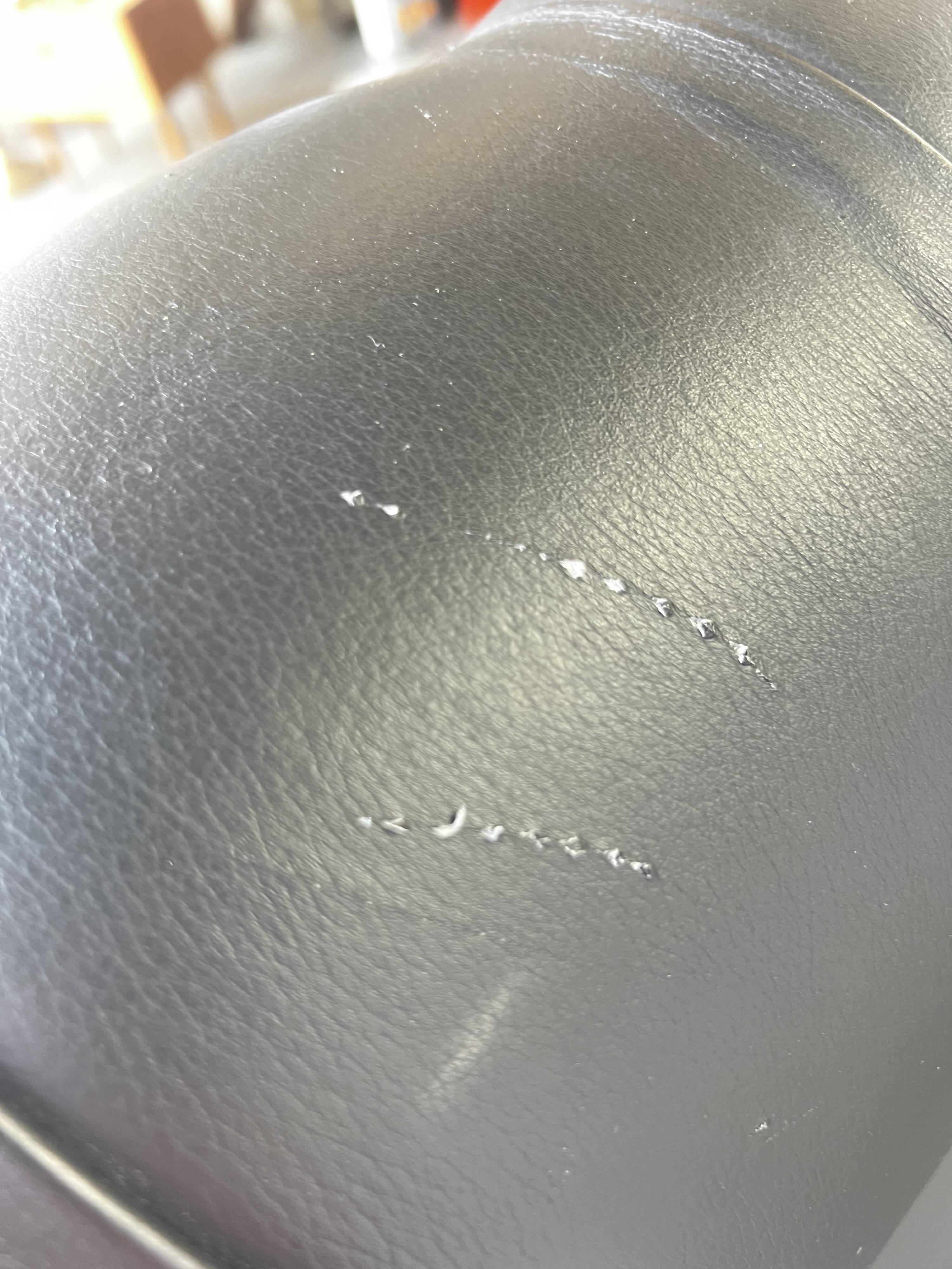 Set of 2 sturdy Chesterfield single/club seats