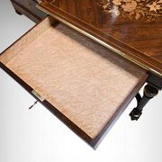 Middle table in rosewood veneer, Napoléon III period – 2nd half of the 19th century.