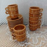 12 tasses à café anciennes avec soucoupes
