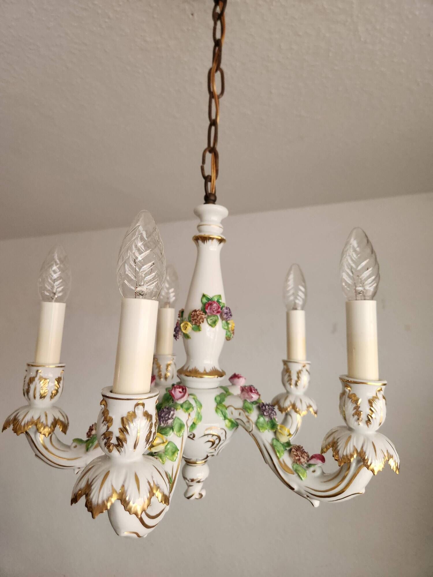 Handgeformt vergoldet vintage Porzellan Kronleuchter Capodimonte 1960er