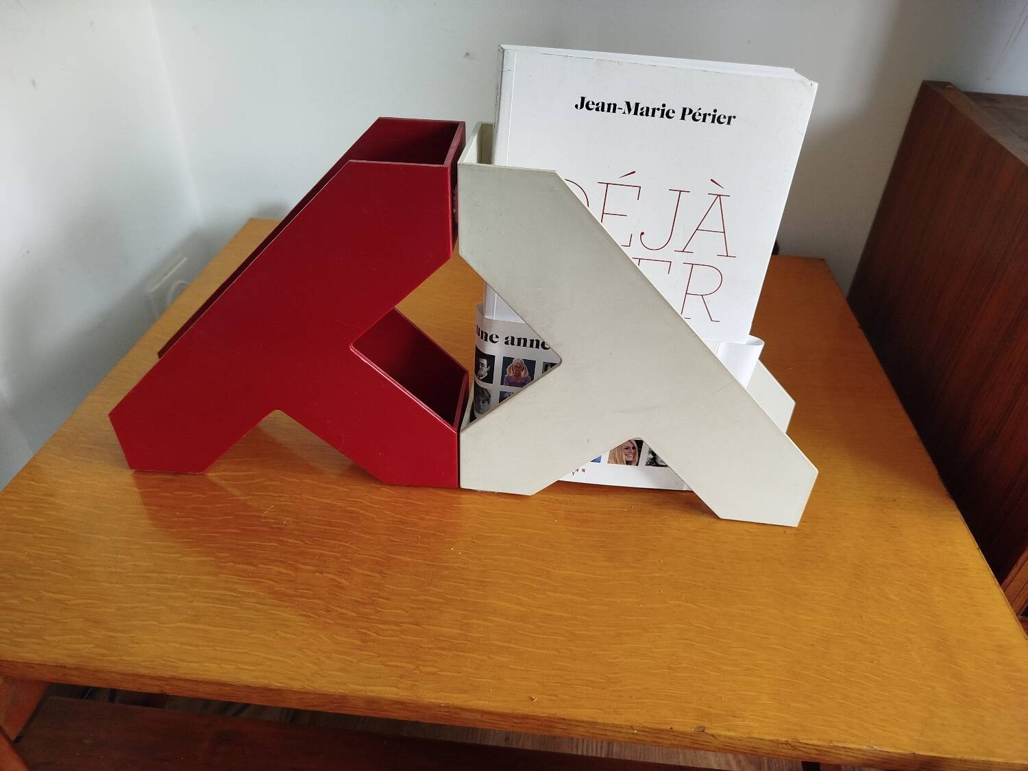 Walter Zeischegg magazine rack, 1970s