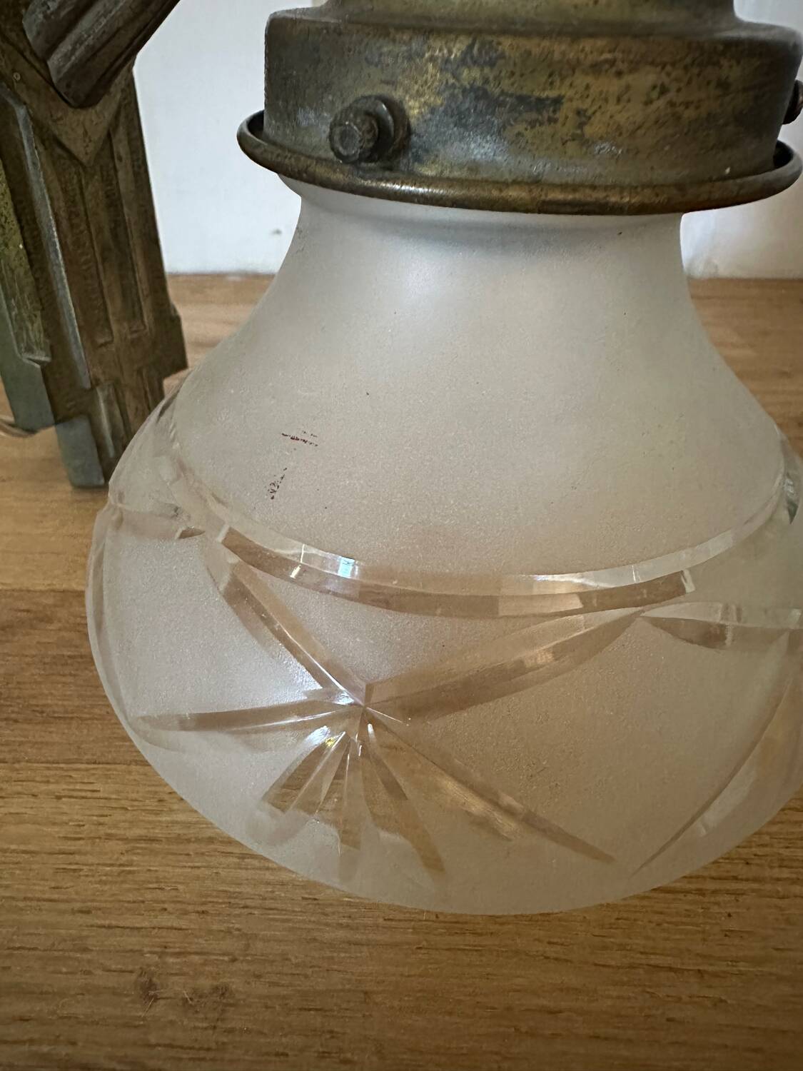Art Deco wall lamp in metal and glass