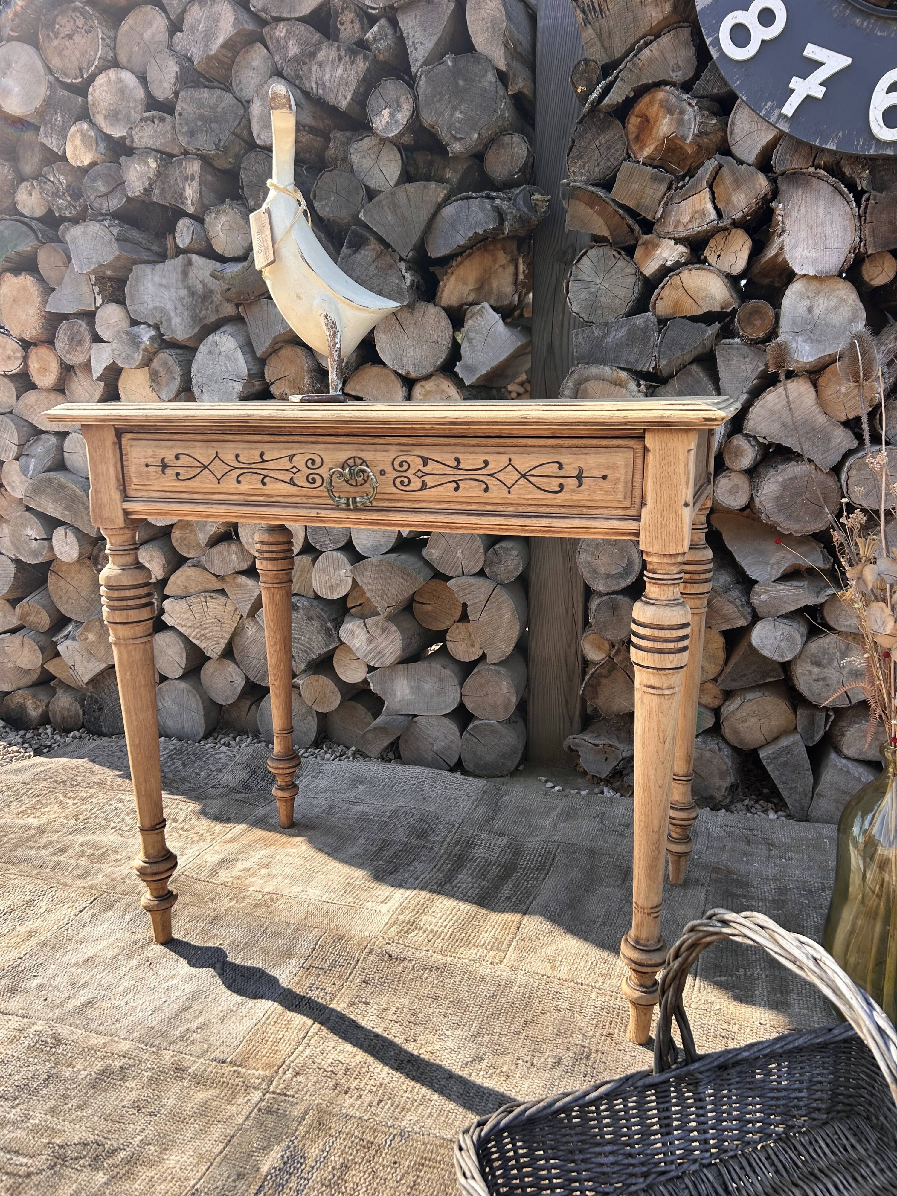 Console / Small table