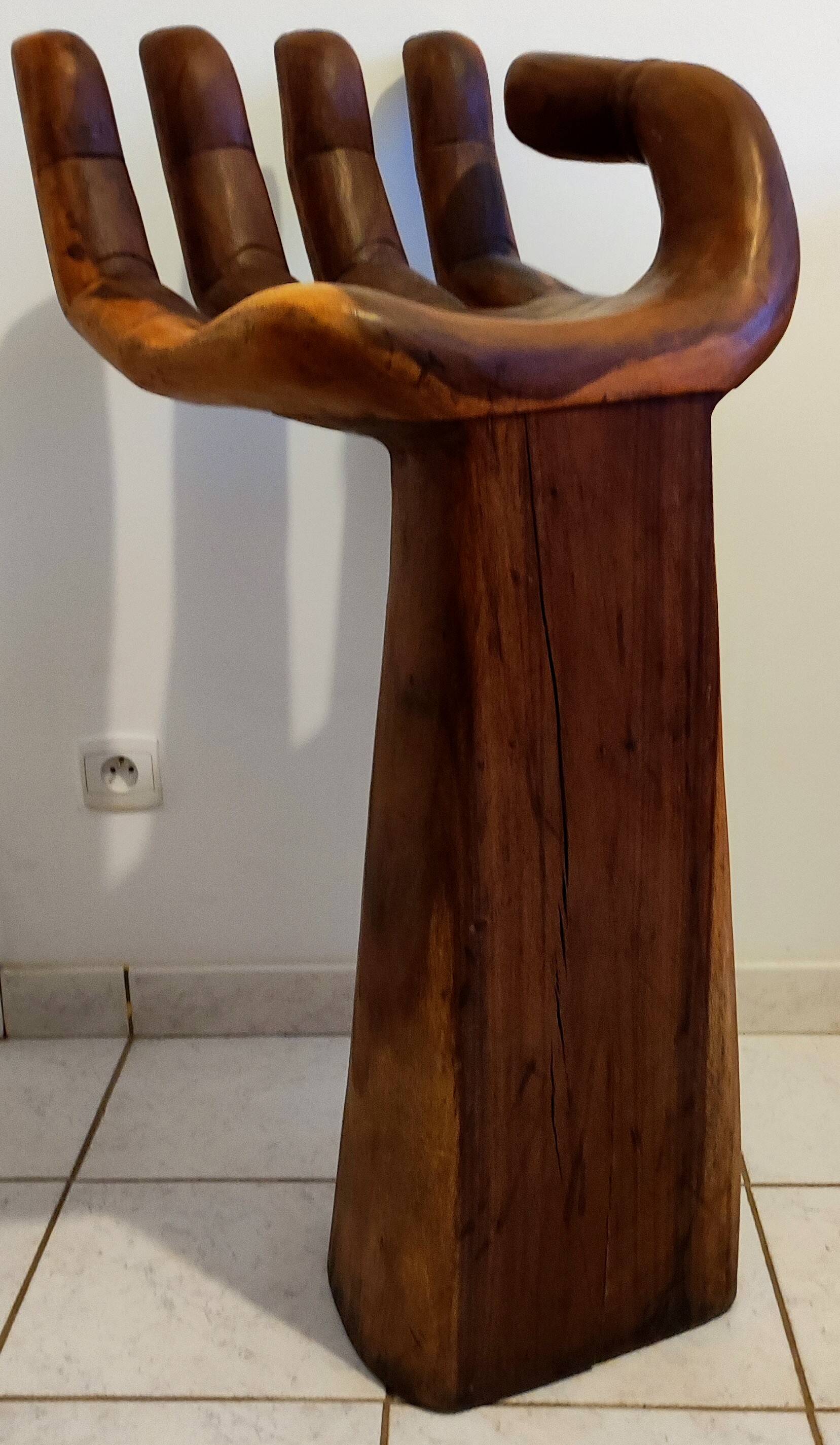 Chaise main (haute) bois exotique massif, vers 1970