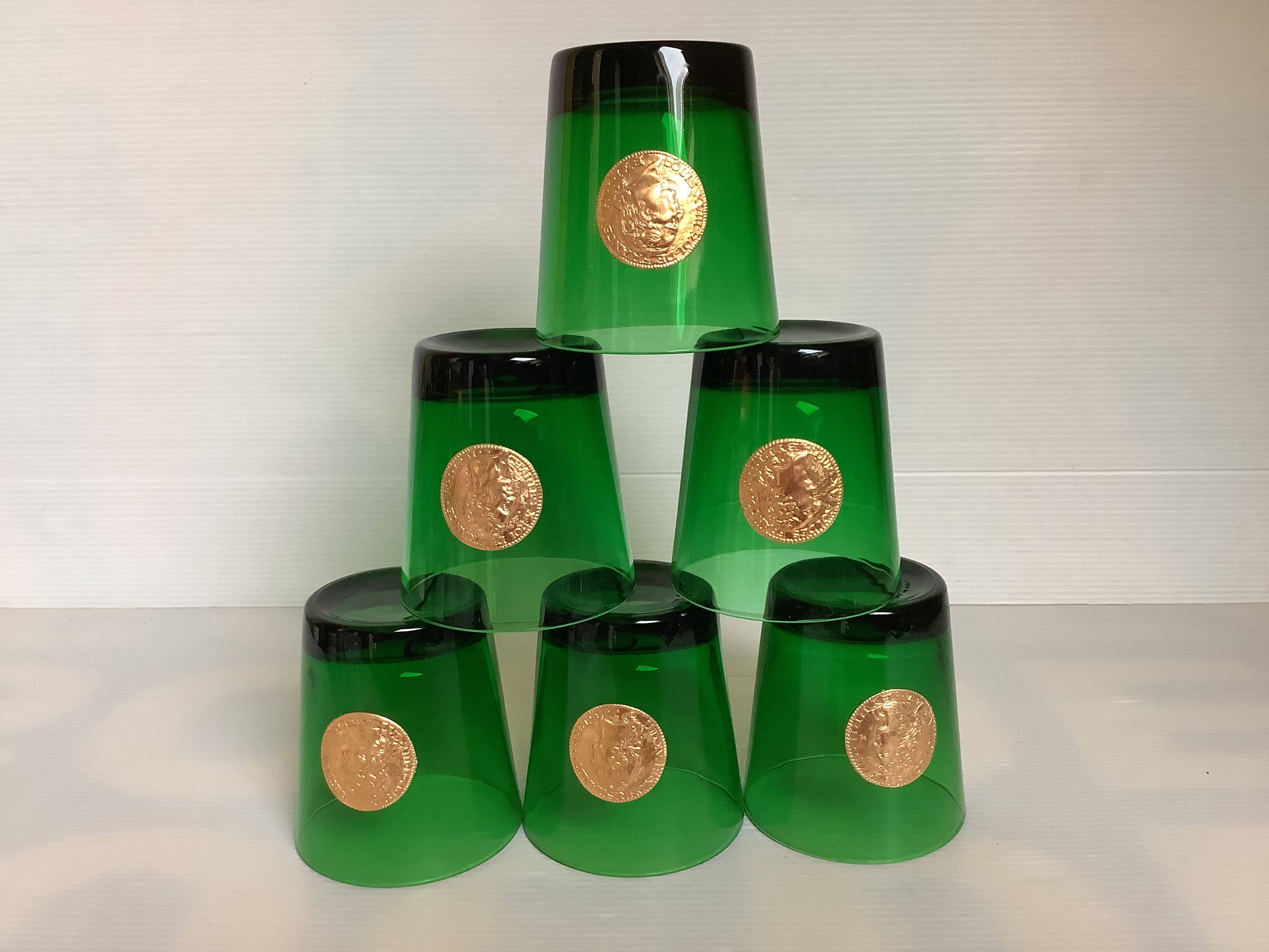 Six verres asymétriques en verre vert vintage
