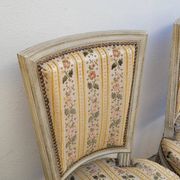 Série de 4 chaises de style Louis XVI ancienne