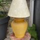 Grande lampe en céramique nervurée jaune moutarde 1970